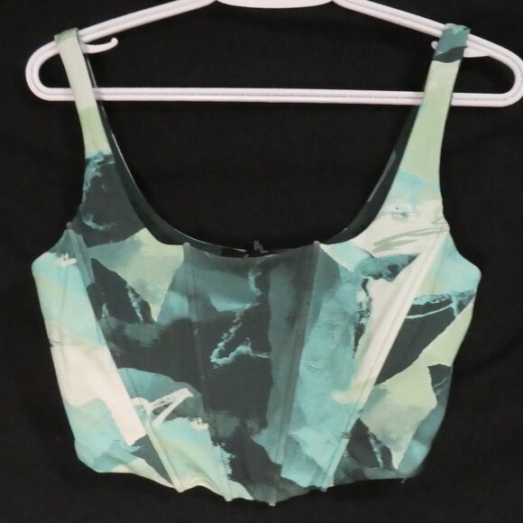 FOREVER 21 | medium | Abstract Green Print Crop Top - Picture 1 of 14